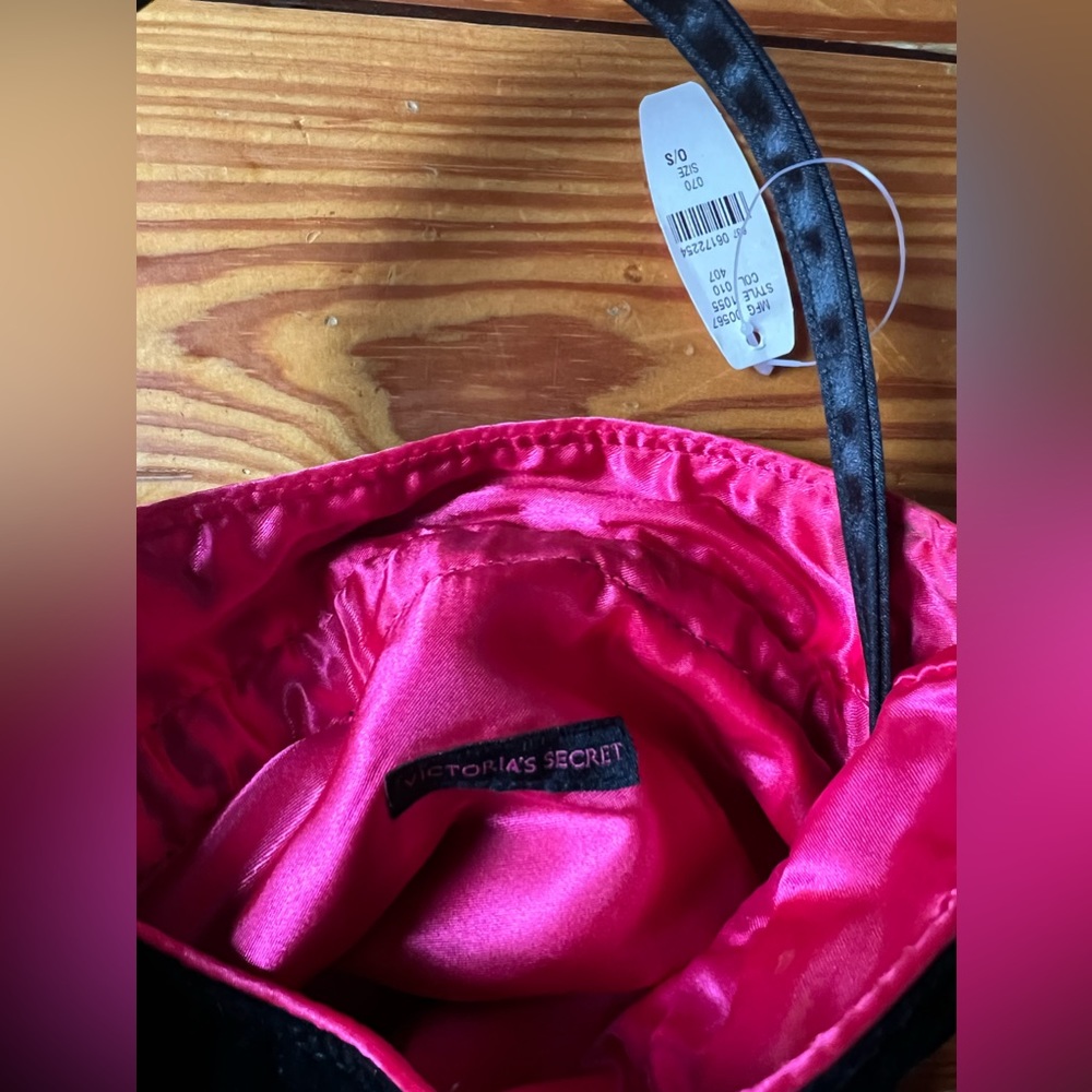 Victoria’s Secret Velvet with Rhinestones Conch Bag/Purse Brand New - Picture 6 of 6